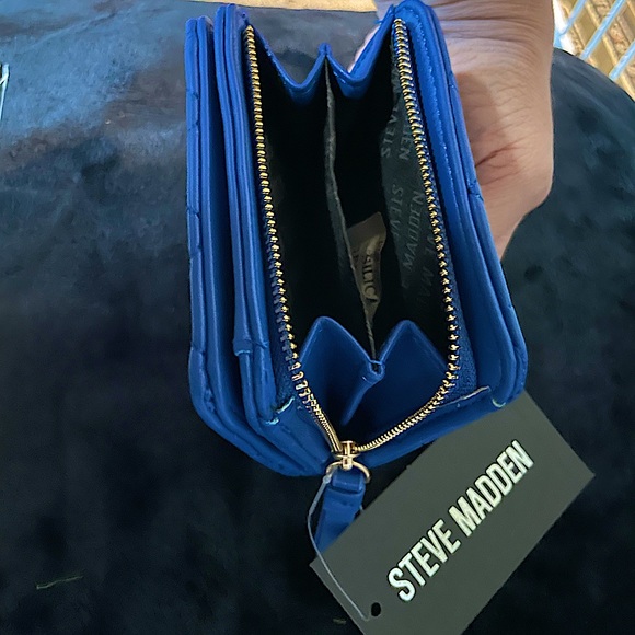 Steve Madden Quilted Wallet Royal Blue - Picture 4 of 8